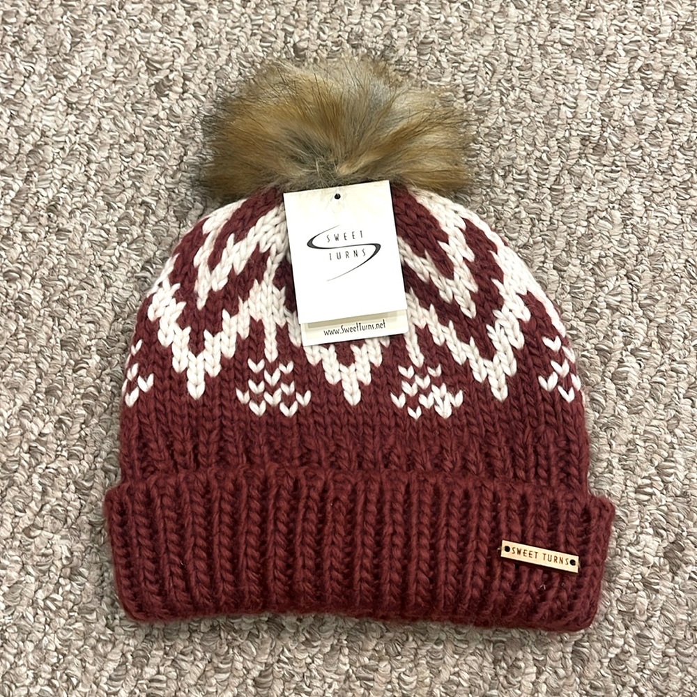 NWT SWEET TURNS LUCIA BEANIE